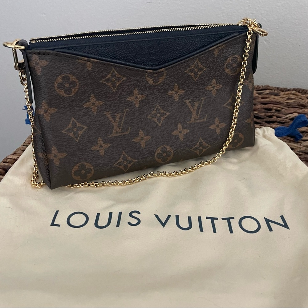 Louis Vuitton Monogram Crossbody in Brown with Gold Chain